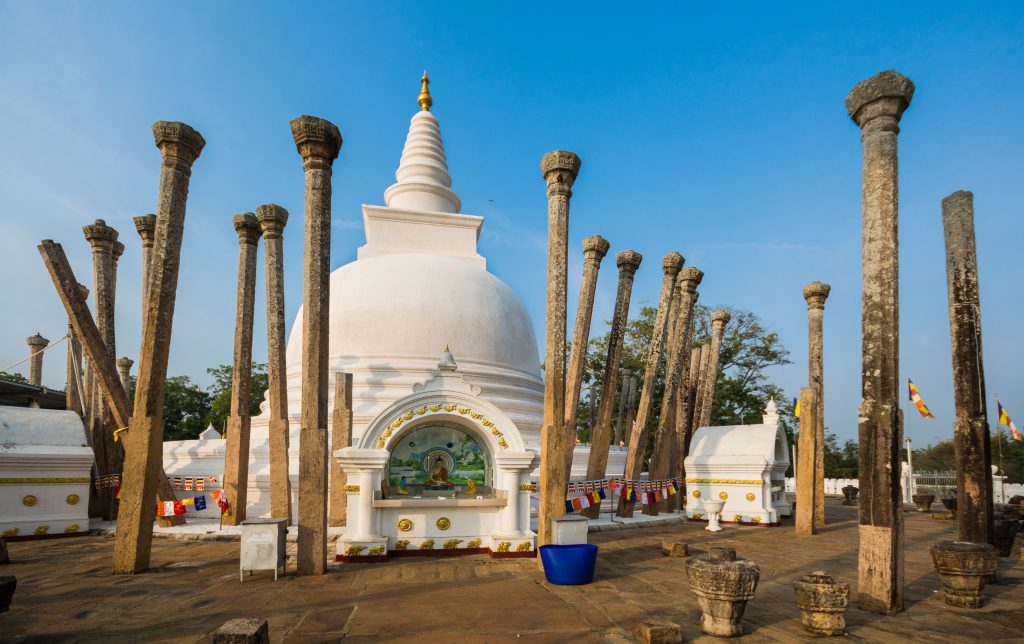 Dagoba in der Königsstadt Anuradhapura, Sri Lanka
