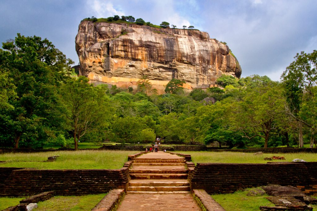 Treppenaufgang zum Sigiriya Löwenfelsen in Sri Lanka