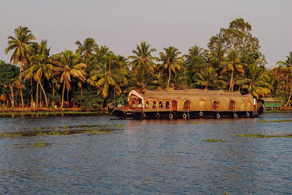 kumarakom backwater boot